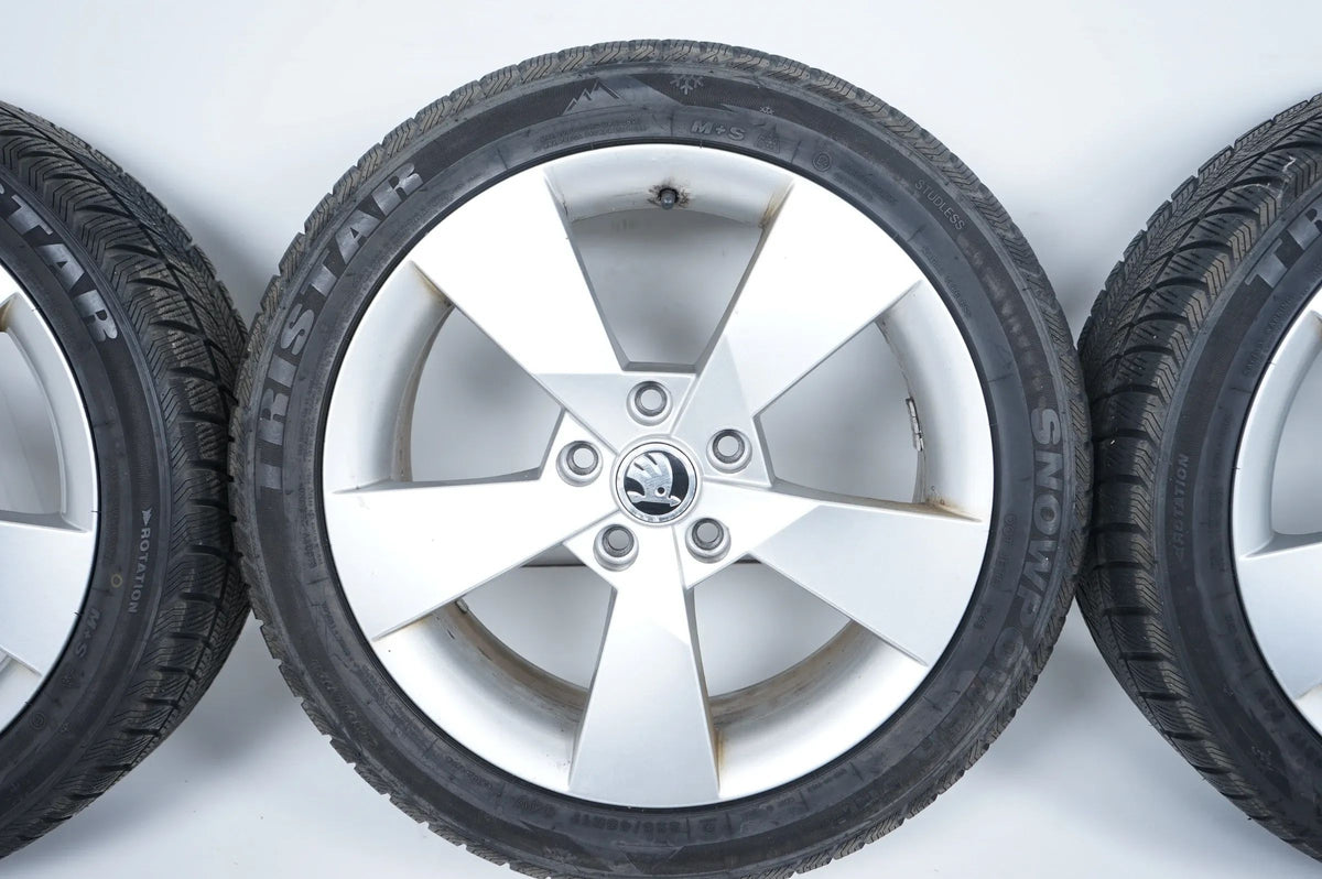 Skoda Octavia 5E Roues d'hiver Pneus d'hiver 225 45 17 pouces 5E0601025D Detailansicht 4