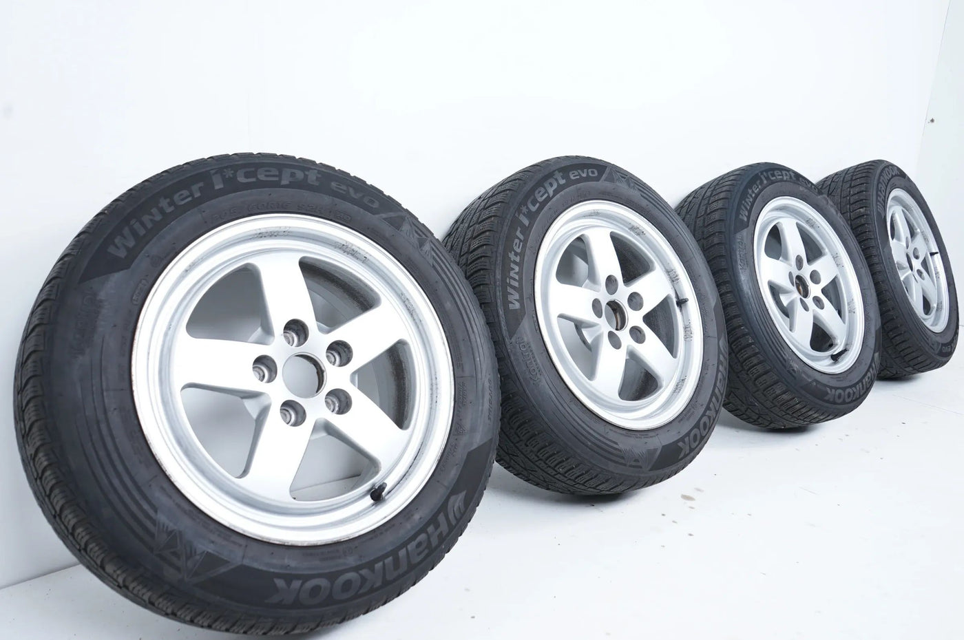 Pneus/jantes hiver Audi A4 B9 8W 205/60 R16