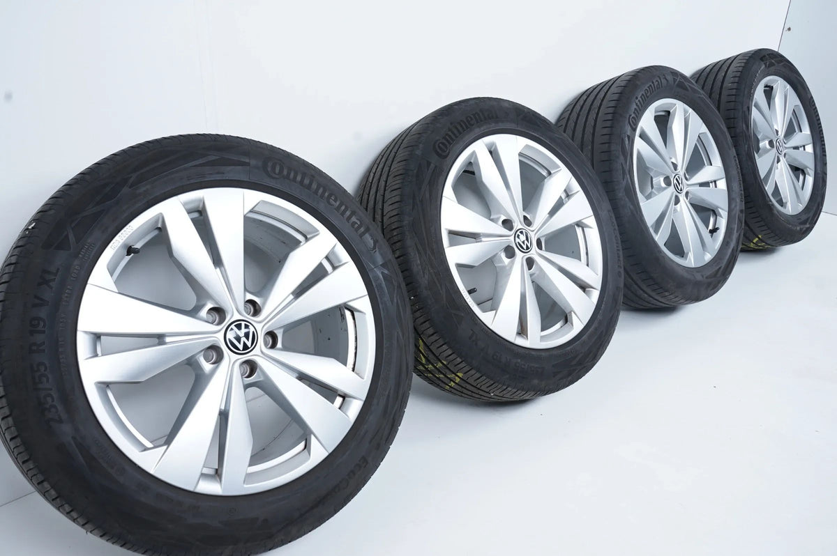 VW Volkswagen ID4 E2 Summer Wheels Summer Tires 19 Inch Detailansicht 2