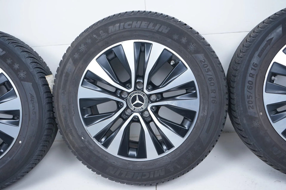 Mercedes A B Klasse W177 B247 Allwetterräder mit neuen Allwetterreifen 16 Zoll