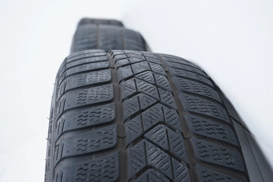 Roues et pneus hiver 18 pouces pour Mercedes Classe AB W177 B247