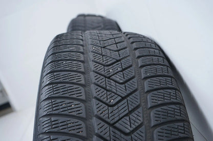 Jaguar F-Pace winter tires/wheels 255/60 R18 HK83-1007-AA