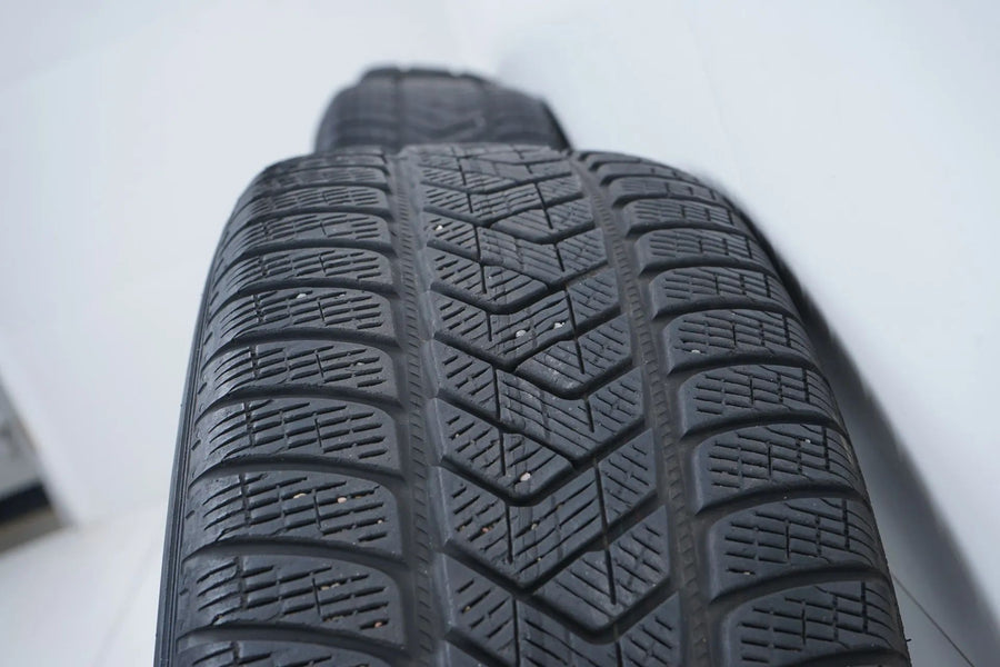 Jaguar F-Pace winter tires/wheels 255/60 R18 HK83-1007-AA