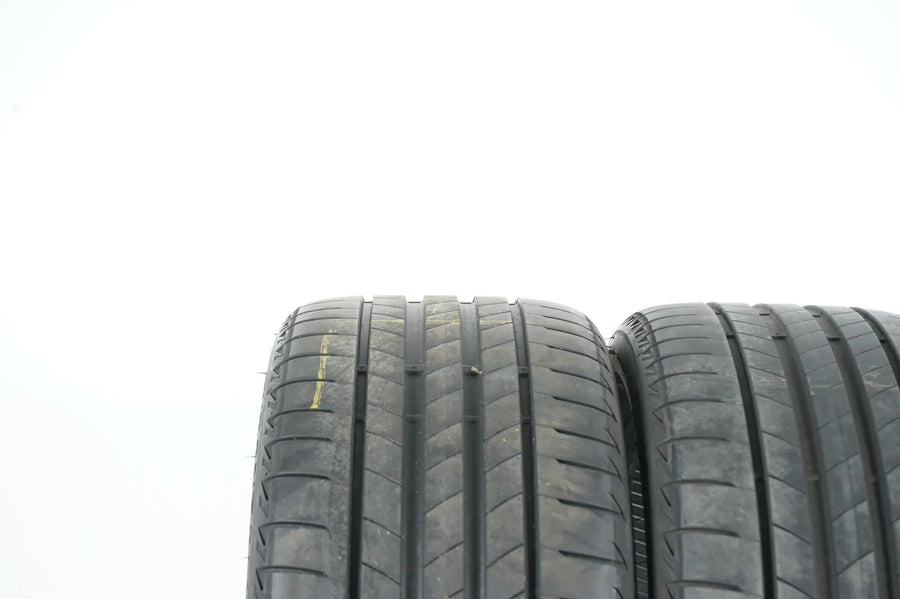 2x Sommerreifen Bridgestone 255 40 18 Zoll DOT22 ca.6mm Bmw*