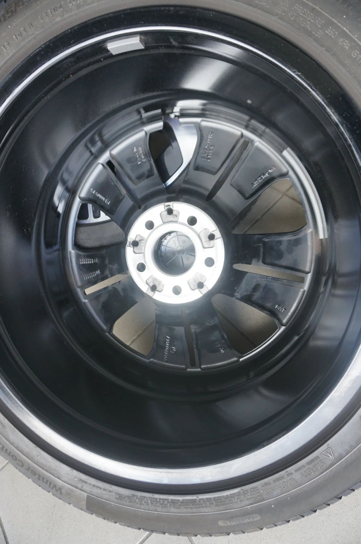 Original Mercedes E-Klasse W214 S214 Alufelgen Winterreifen 245 45 R19 Zoll Detailansicht 5