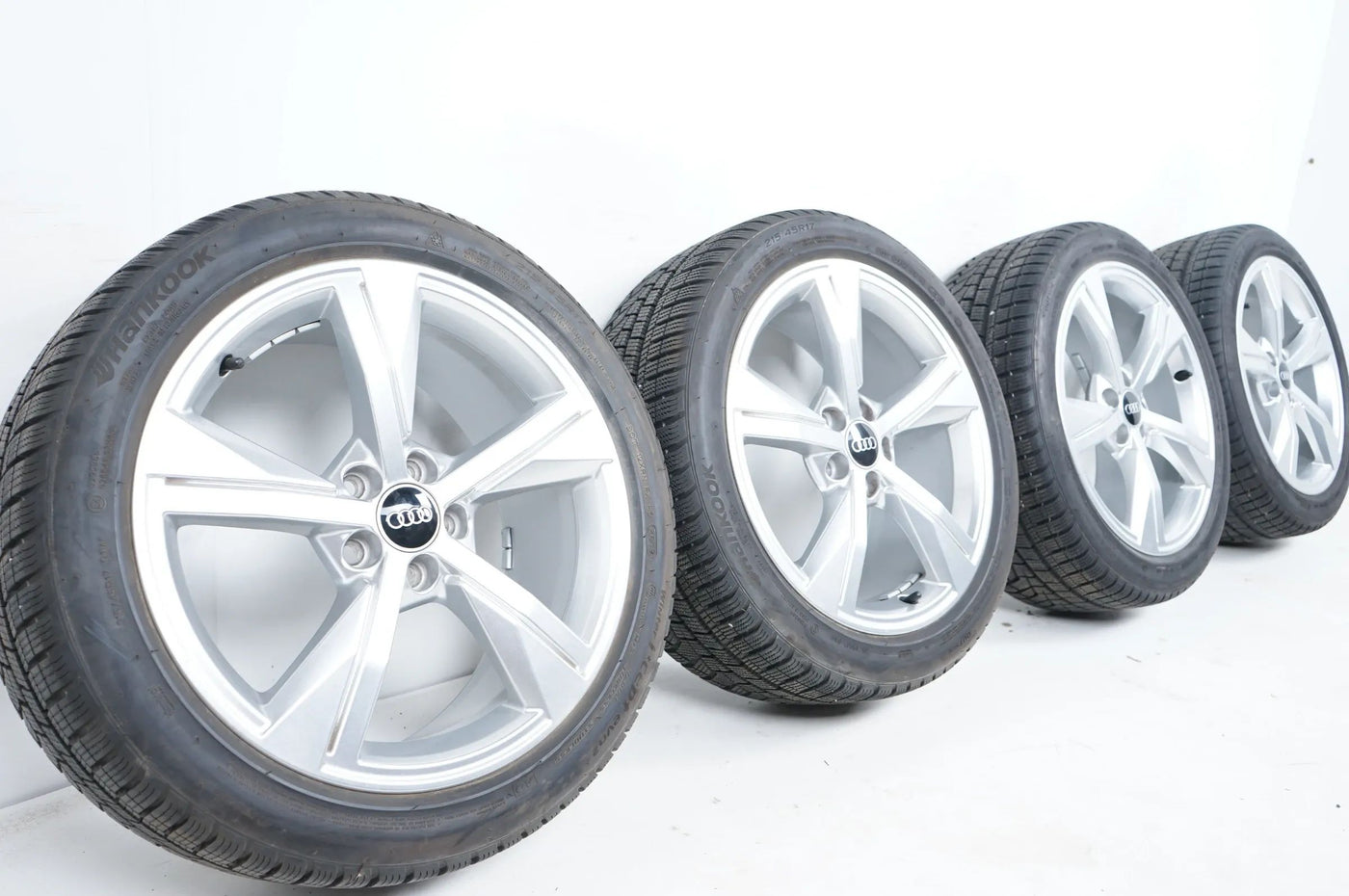Audi A1 GB Winterräder Winterreifen 215 45 17 Zoll 7mm 82A601025G