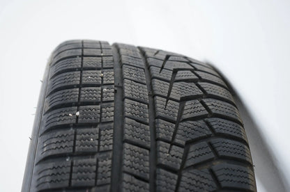 Audi A1 GB Winterräder Winterreifen 215 45 17 Zoll 6mm 82A601025G
