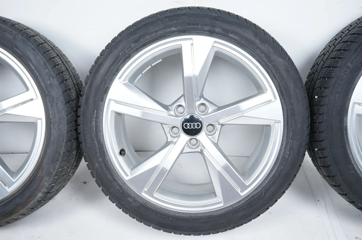 Audi A1 GB Allwetterräder mit neuen Allwetterreifen 215 45 17 Zoll 82A601025G