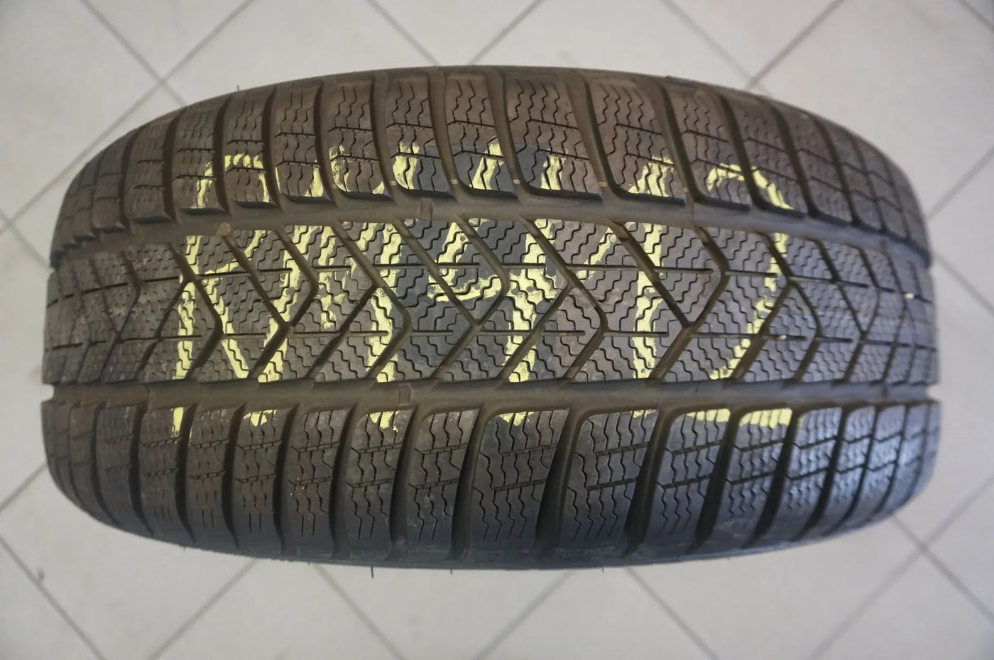 1 X 225 40 R19 93H Winterreifen Pirelli Winter SottoZero 3 MO 2022 7mm