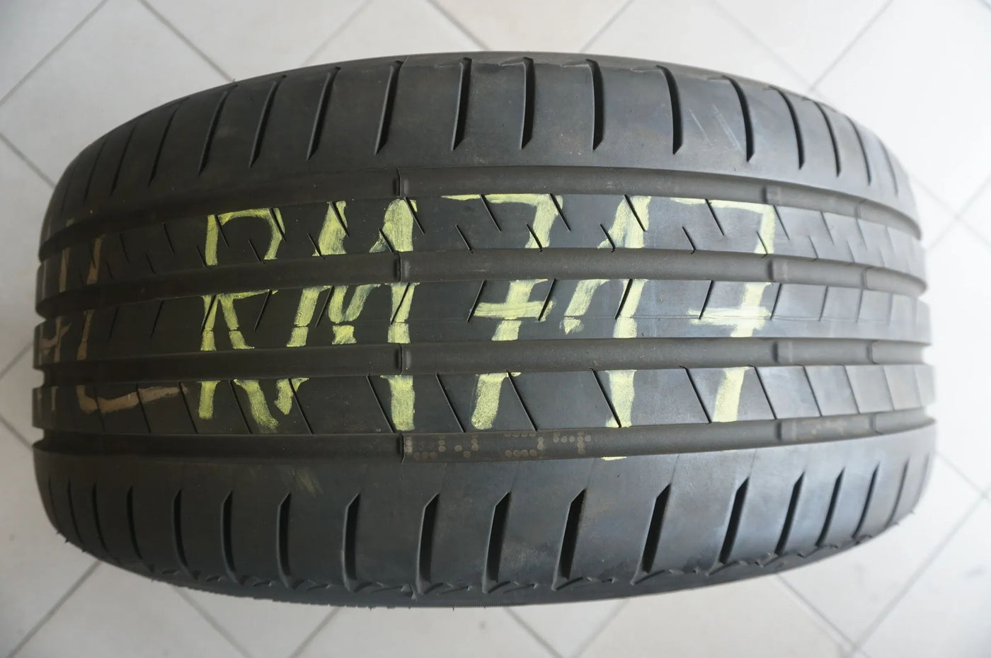 1 X 275 40 R20 106W Sommerreifen Bridgestone Alenza 001 * RSC 2022 6mm