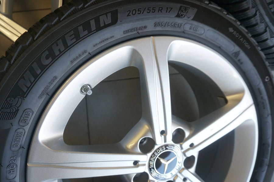 Mercedes A-Klasse W177 B-Klasse CLA C118 Alufelgen Winterreifen 205 55 R17 7mm
