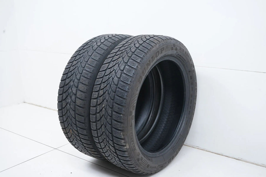 2 pneus hiver Dunlop 215/55 R18 pouces, profondeur de sculpture d'environ 4 mm, DOT19 MO RFT