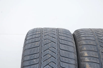 2 pneus hiver Pirelli 245/40/19 pouces DOT 18/17 MO, profondeur de sculpture d'environ 4 mm, montage direct