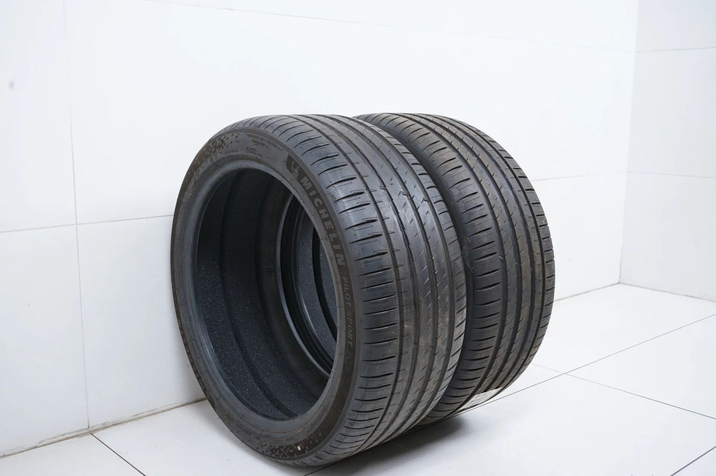 2 x Michelin summer tires 275/40 21 inch DOT22/21 approx. 6m MO