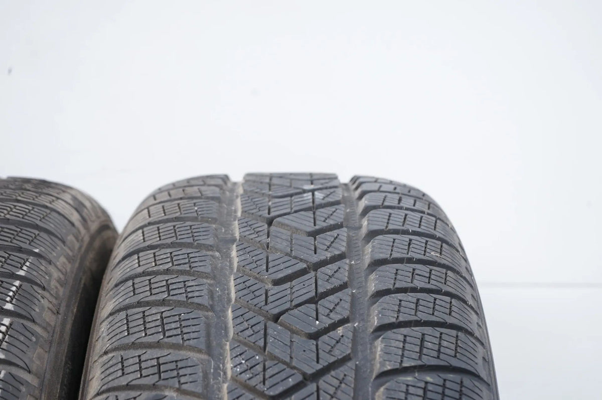 2x Pirelli winter tires 235 65 17 inch DOT20/19 MO approx. 6 mm tread depth Detailansicht 5