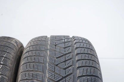 2x Pirelli winter tires 235 65 17 inch DOT20/19 MO approx. 6 mm tread depth