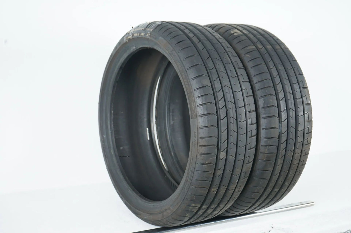 2x Demo Sommerreifen Pirelli 205 40 18 Zoll DOT21 Bmw* RFT