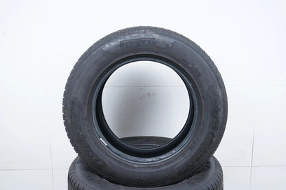 4x Winterreifen Pirelli 235 65 17 Zoll DOT20 MO ca.4 mm