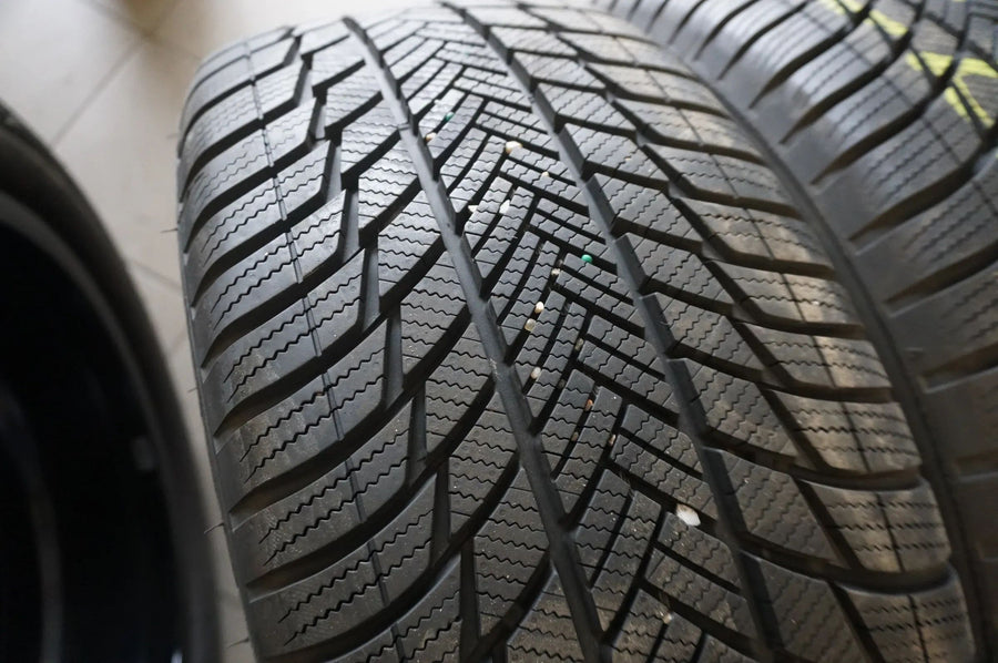 Original Mercedes GLA GLB X247 Alufelgen Winterräder Winterreifen 235 50 R19 8mm
