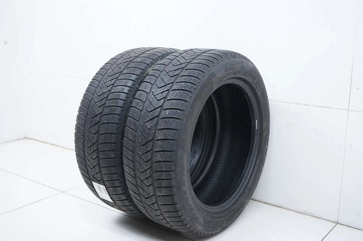 2 x Winterreifen Pirelli 235 55 19 Zoll DOT20/17 ca.4 mm MO RFT Detailansicht 3