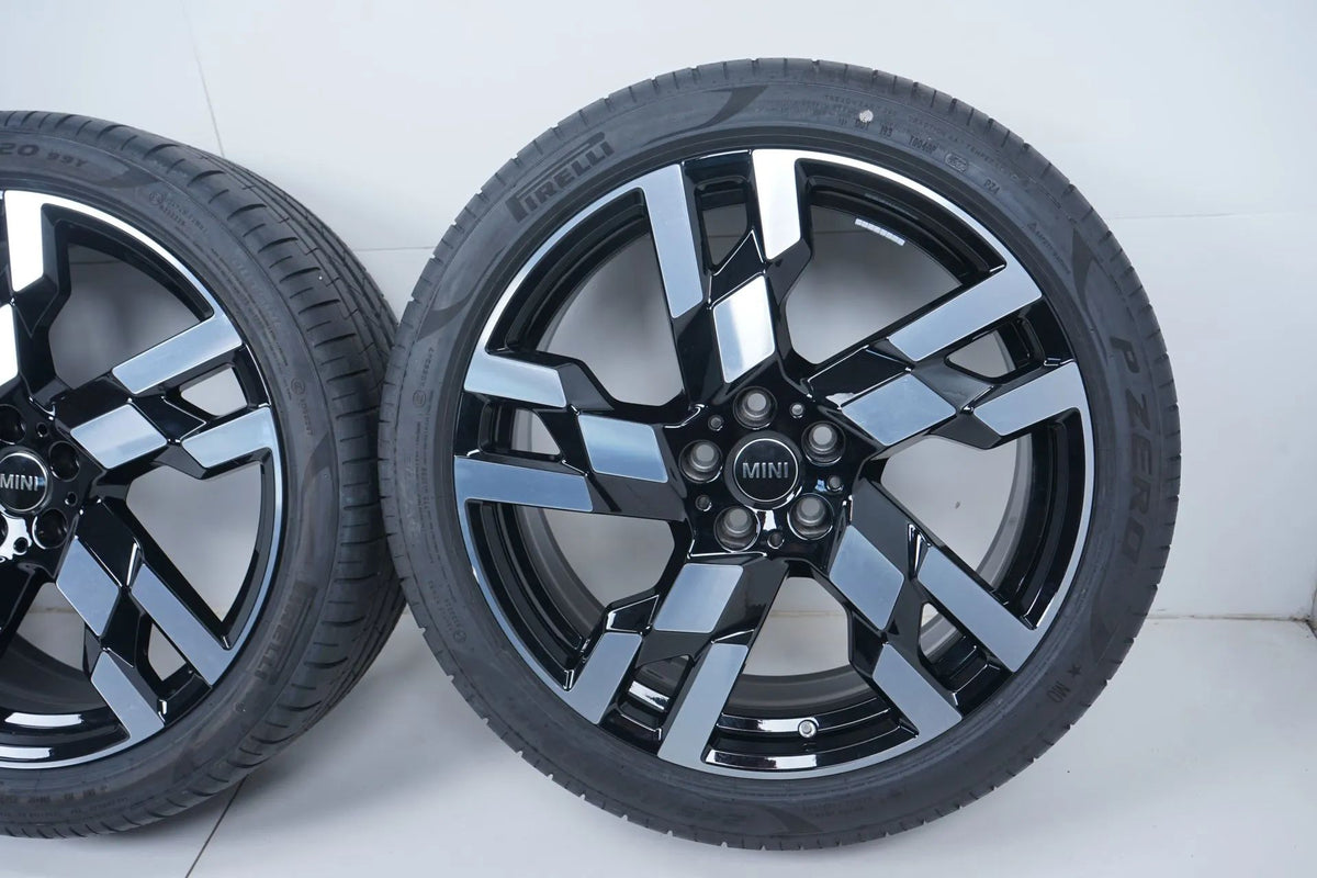 MINI Countryman U25 BMW X1 U11 Summer Wheels 245 40 20 inch Detailansicht 8