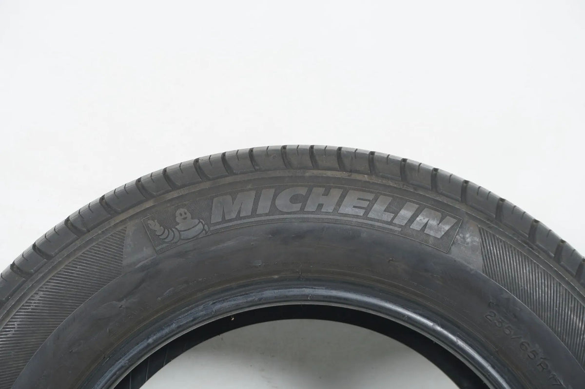 1x Sommerreifen 235 65 17 Zoll Michelin DOT15 ca5 mm MO Detailansicht 2
