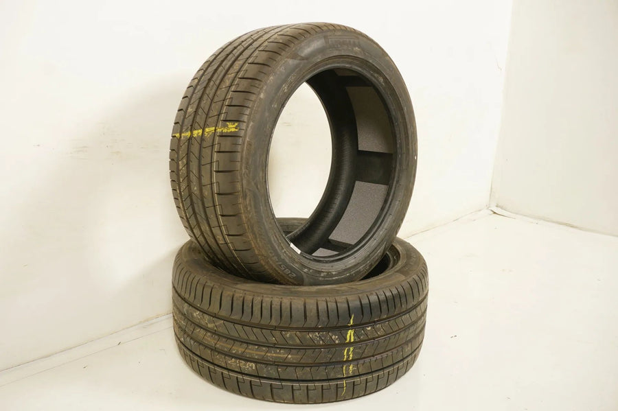 2x New Demo Summer Tires 285 40 19 inch Pirelli P Zero DOT20 MO