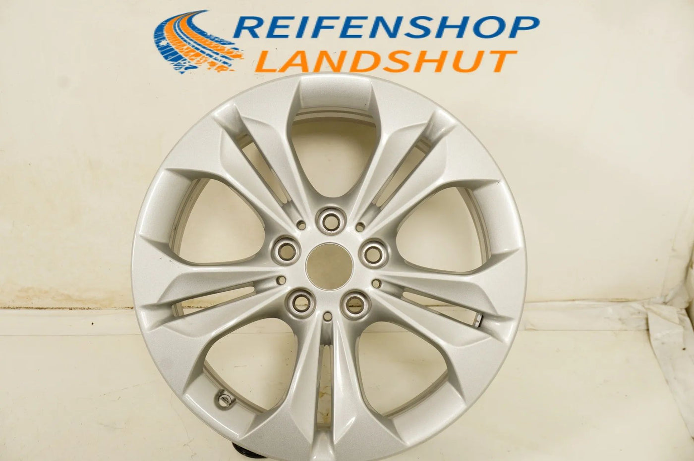 1 x Original BMW X1 X2 F48 F39 Alloy Wheel 17 Inch 564 6856065 7.5J