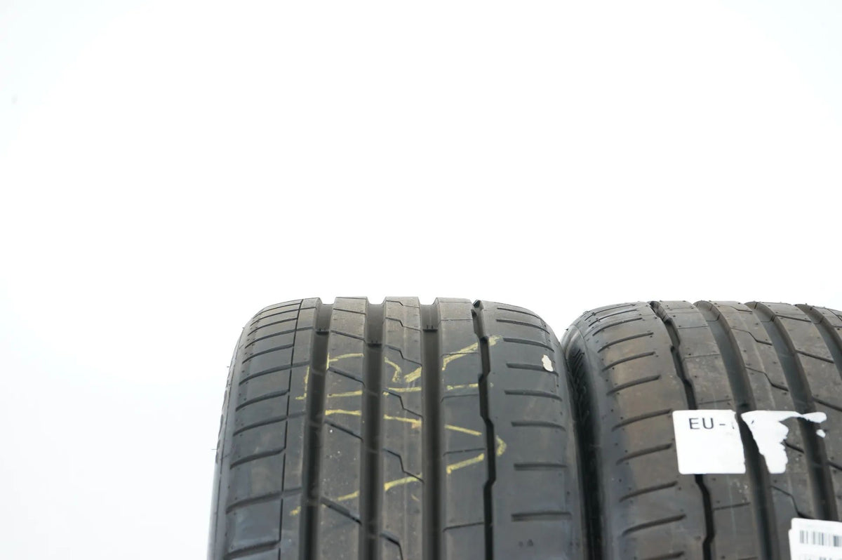 2 x Hankook Demo Summer Tires 235 40 19 Inch DOT22 Tesla Detailansicht 4