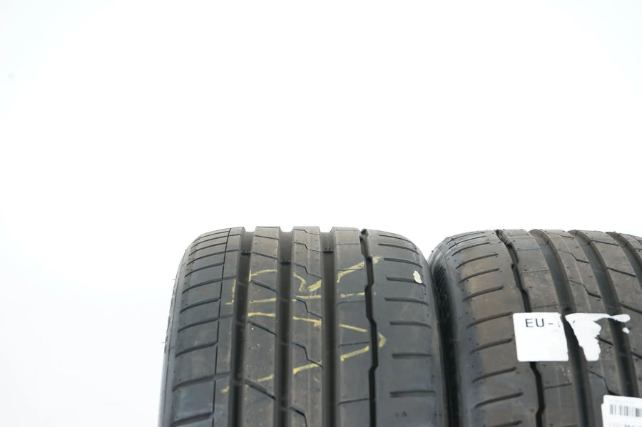 2 x Hankook Demo Summer Tires 235 40 19 Inch DOT22 Tesla