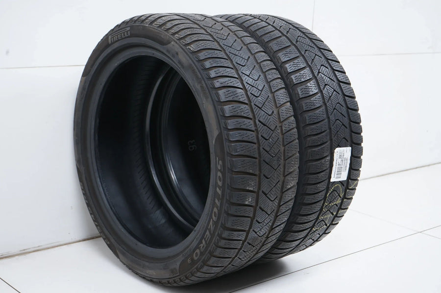 2 pneus hiver Pirelli 225/45 R18 pouces DOT21, profondeur de sculpture d'environ 4 mm MO RFT