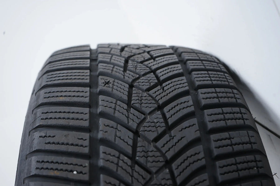 Zimní disky a pneumatiky BMW řady 4 i4 G26 225 55 17 palců