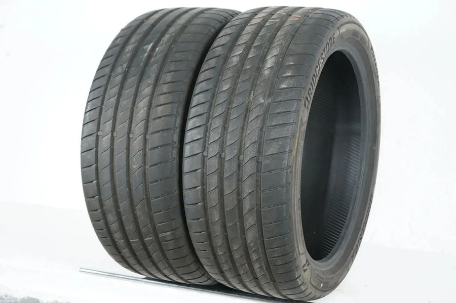 2 x Pneus été Bridgestone 255 40 R20 DOT22 environ 5mm AO