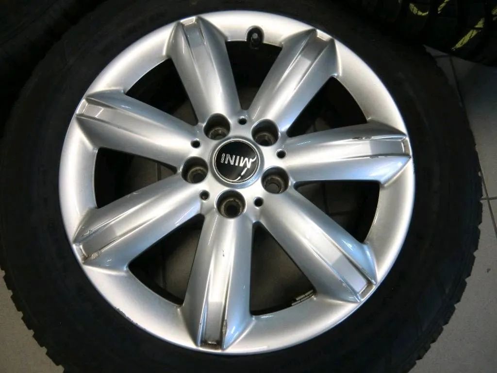 Original Mini Countryman F60 17 Inch Alloy Wheels JCW Winter Wheels Winter Tires Detailansicht 7