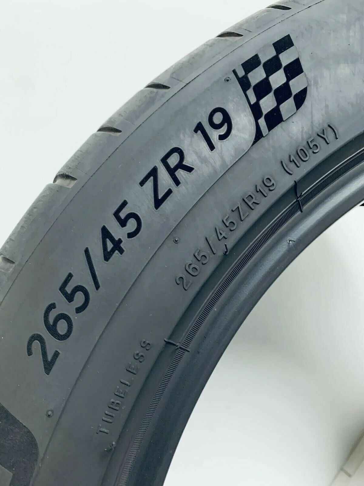 2 X 265 45 R19 ZR19 105Y Pneus été Michelin Pilot Sport 4 NO 5,7mm 2016 Vue détaillée 5