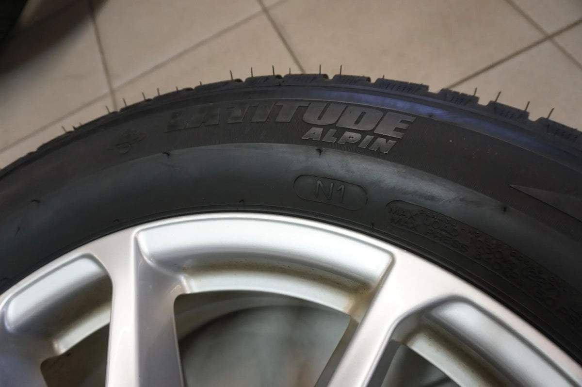 Original Porsche Cayenne 92A 958 Alufelgen Winterräder Winterreifen 255 55 R18 Detailansicht 11