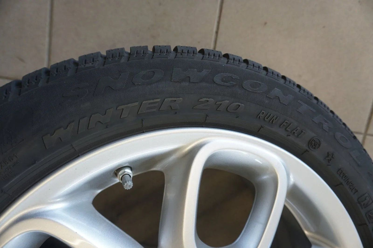 Original Mini Cooper One F56 Alloy Wheels Winter Tyres 195 55 R16 7mm Detailansicht 6