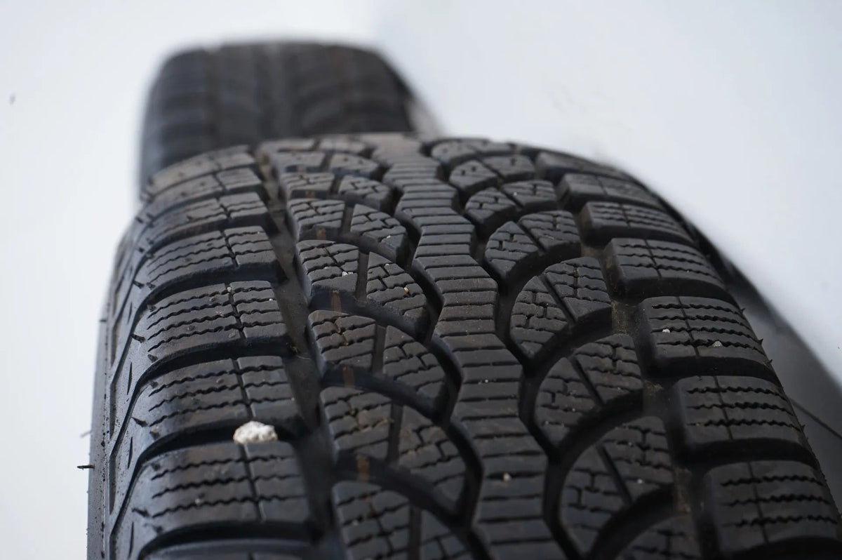 Audi Q3 8U Winter tires Winter wheels 215 65 16 inch 8U0601025Q Detailansicht 11