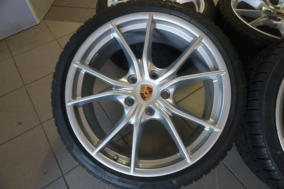 Original Porsche Carrera 911 991 TOP 20 Zoll Alufelgen Winterreifen Winterräder Detailansicht 3