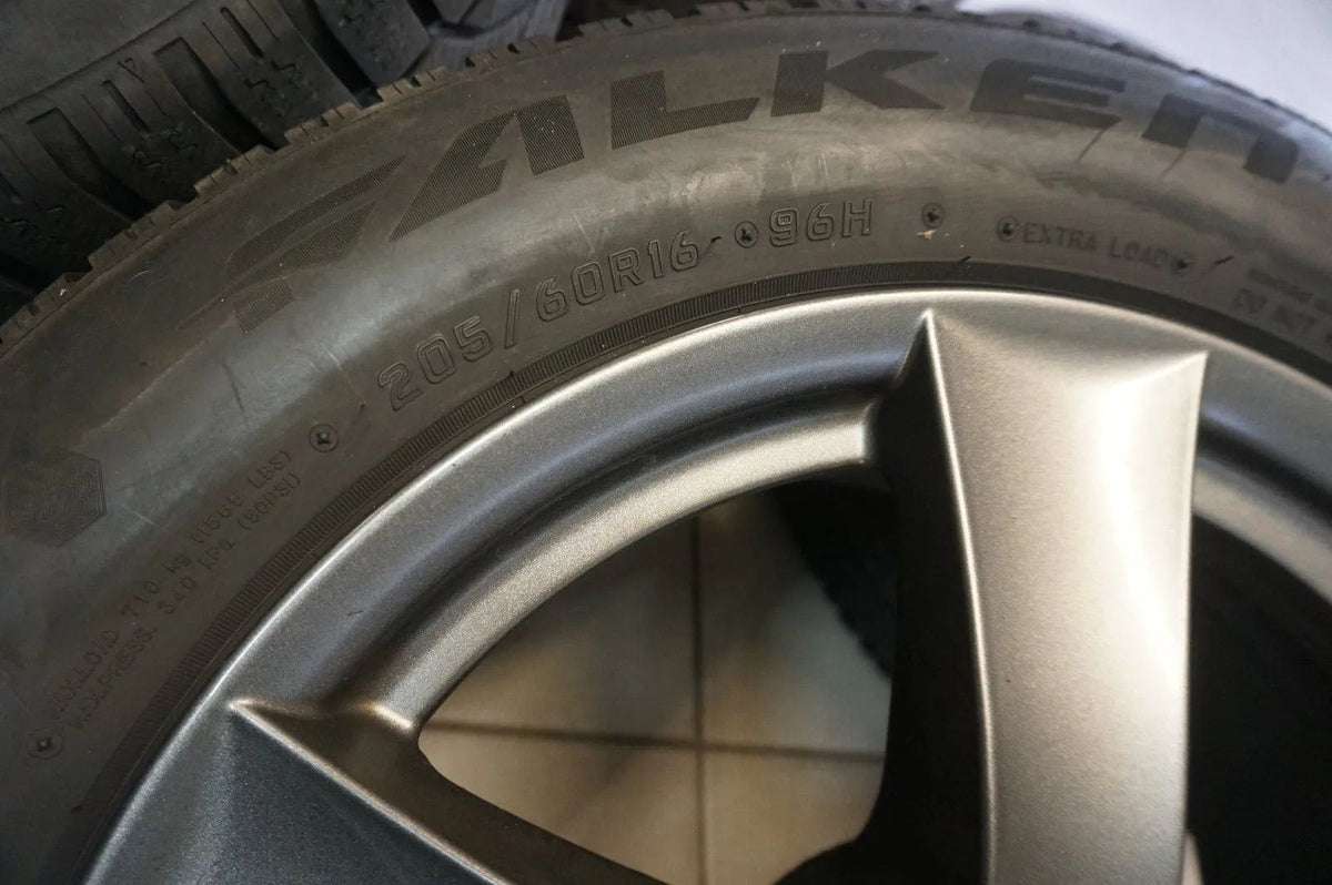 Audi A4 A5 B8 B9 Mercedes E-Klasse W211 Alufelgen Winterräder Winterreifen 6mm Detailansicht 3