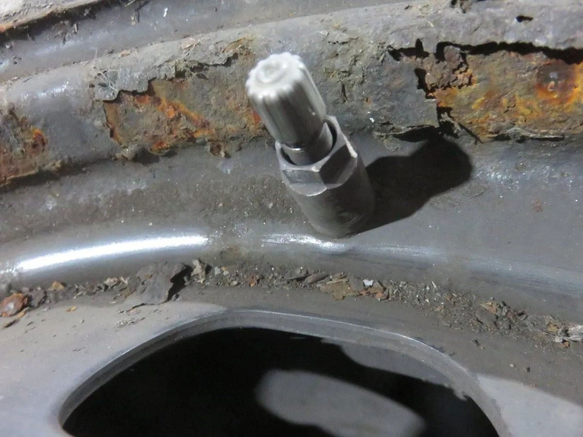 Original BMW 3er F30 F31 Stahlfelgen Felgen Winterräder Winterreifen 205 60 R16 Detailansicht 5