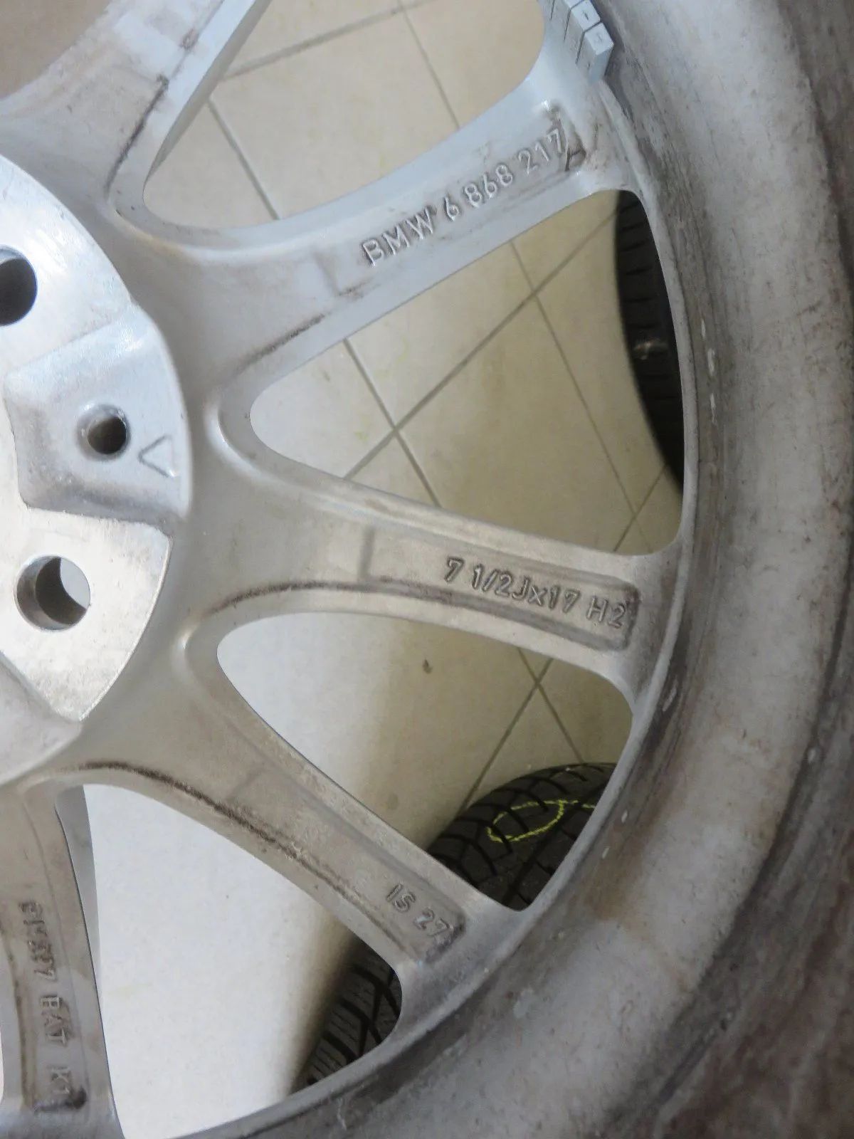 Jantes alliage d'origine BMW Série 5 G30 G31 Roues hiver Pneus hiver 225 55 R17 2021 6mm Detailansicht 6