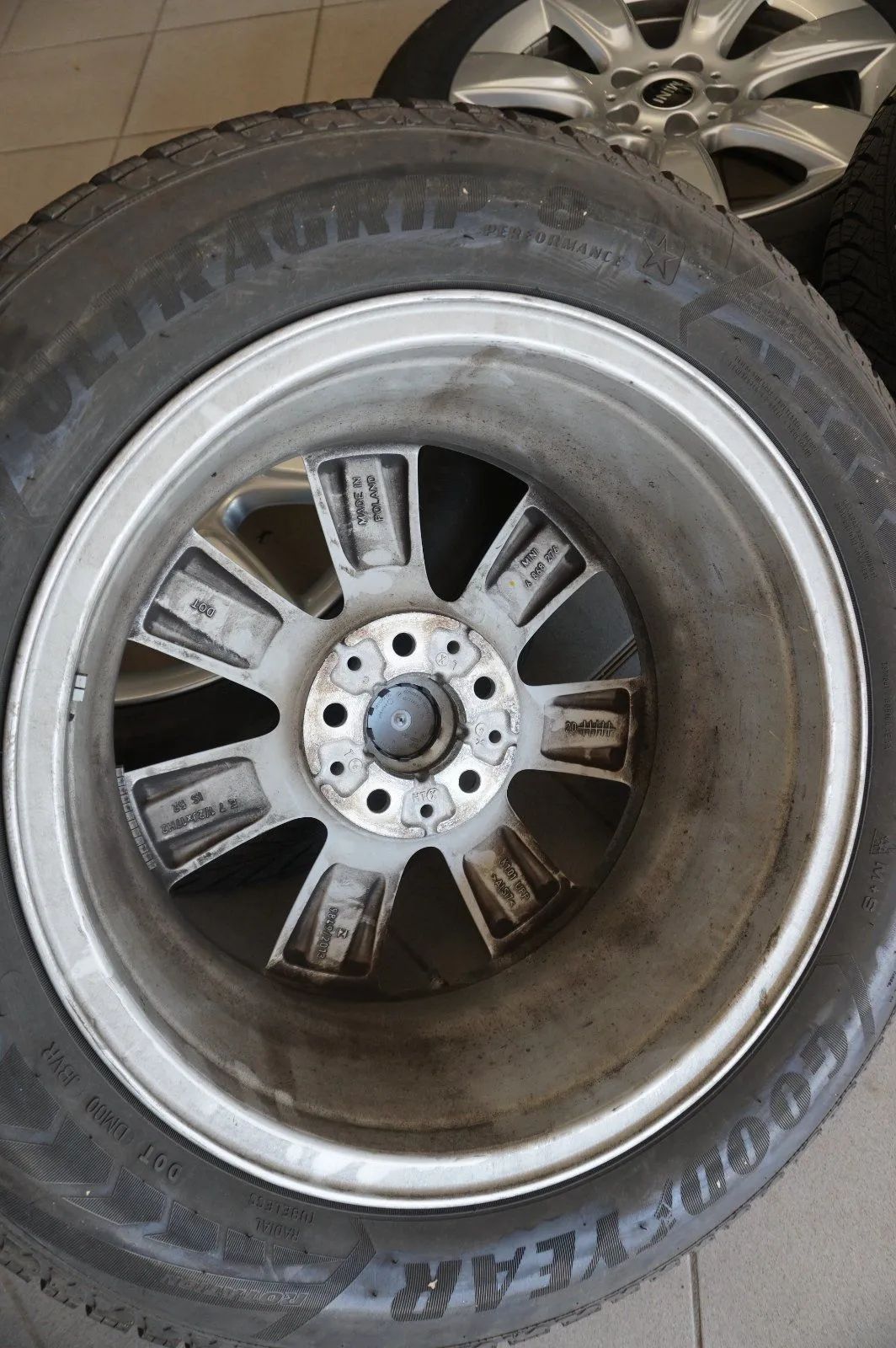 Original Mini Countryman F60 SE Alloy Wheels Winter Tires 225 55 R17 Inch 6mm Detailansicht 10