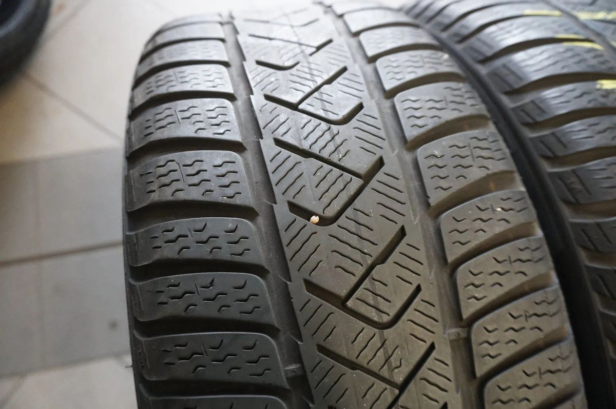 Original Mercedes C-Klasse W206 S206 18 Zoll Alufelgen Winterräder Winterreifen Detailansicht 8