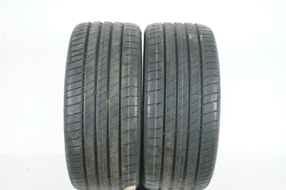 2 pneus été de démonstration Bridgestone 235/35/19 pouces DOT23 AO
