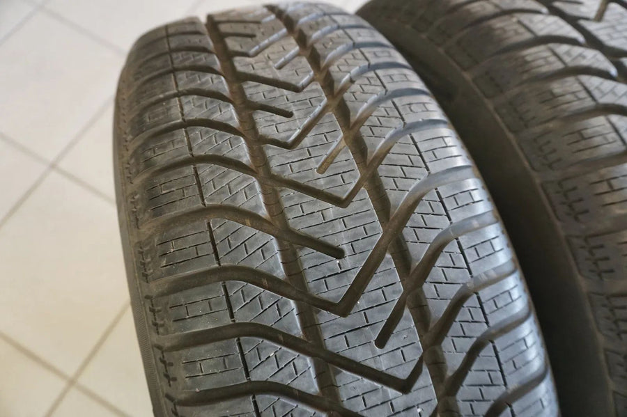 Jantes alu d'origine BMW Série 1 F40 Série 2, roues hiver, pneus hiver 6mm