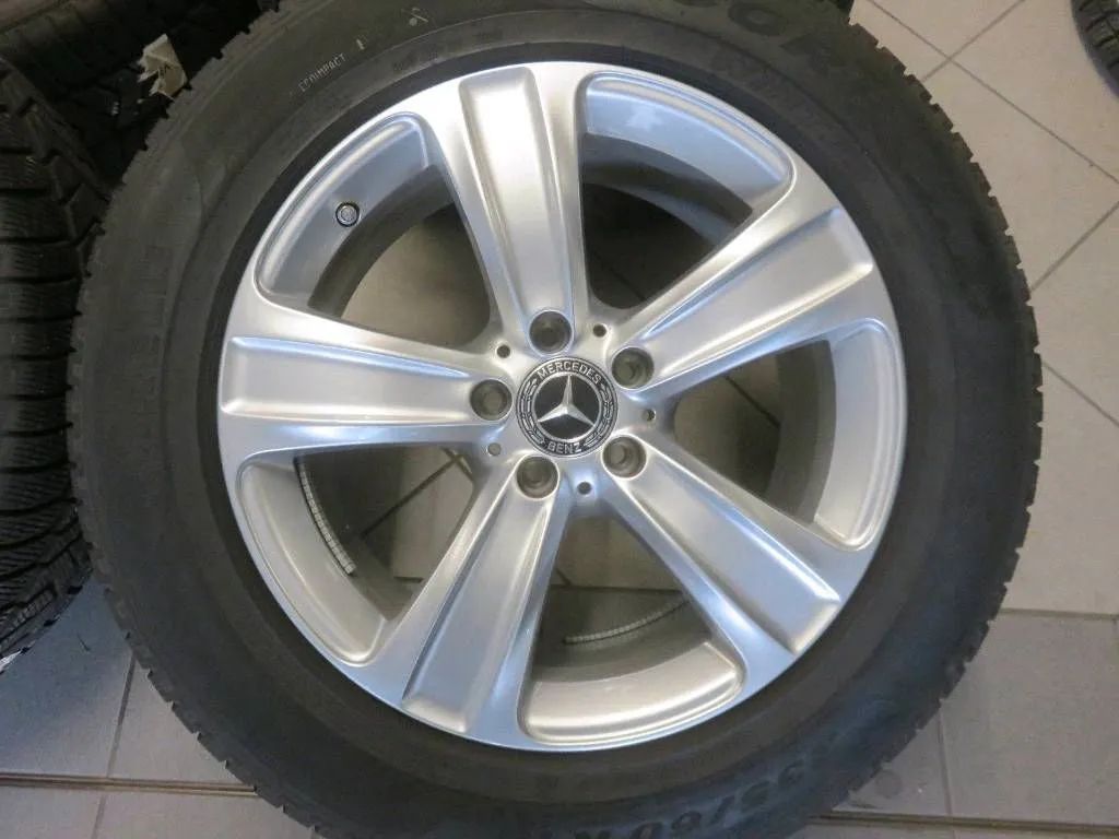 Original Mercedes GLC X253 C253 Alufelgen Winterräder Winterreifen 235 60 R18 Detailansicht 2