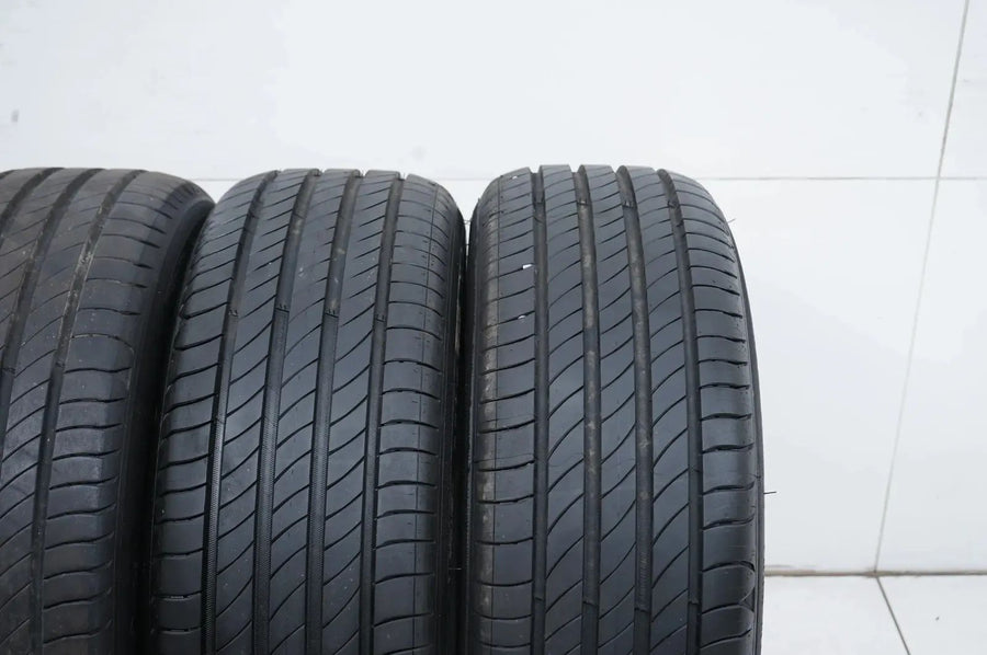 4 x pneus été Michelin Primacy 4 195 55 16 pouces DOT23 env.7mm