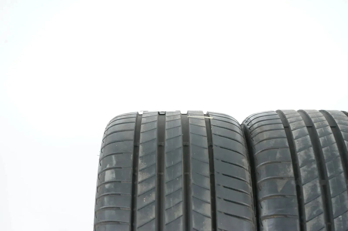 2 x Sommerreifen Bridgestone 255 35 R21 21 Zoll DOT23 ca.6mm AO Detailansicht 4