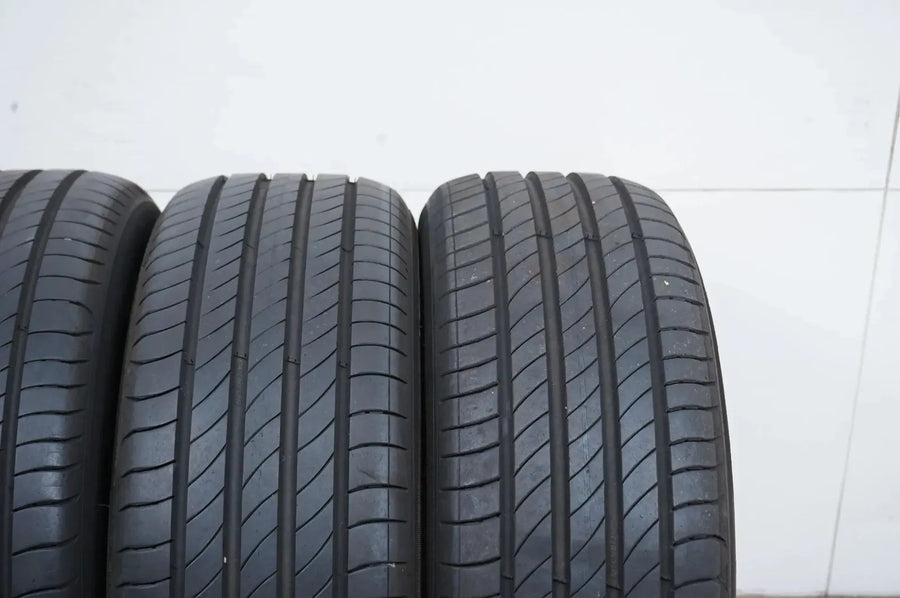 4 x Pneus été Michelin Primacy 4 195 55 16 pouces DOT22 env. 6mm